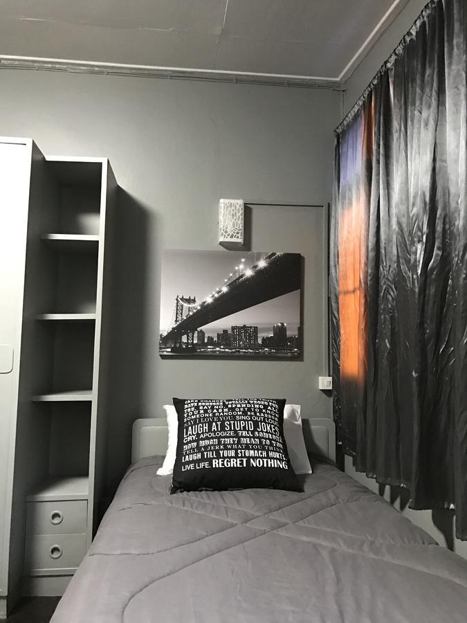 Add Vipavadee 42 Hostel *