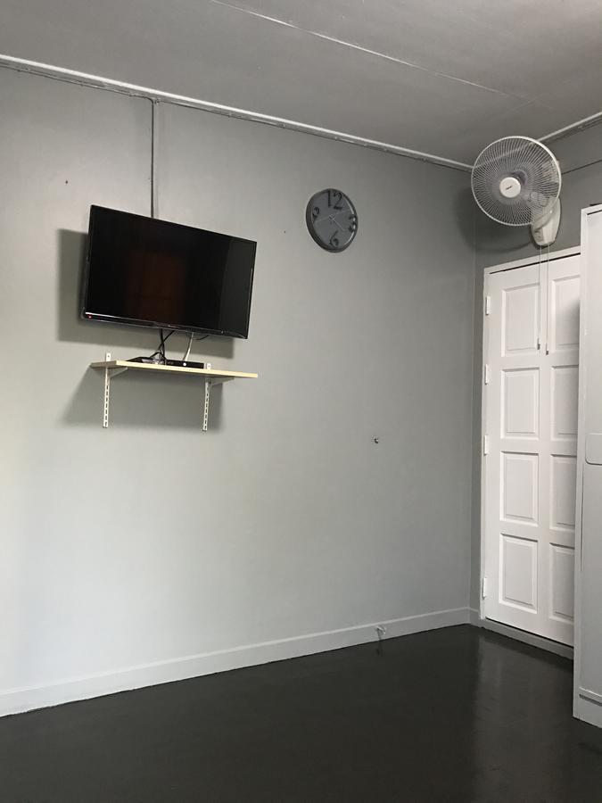 Hostel Add Vipavadee 42 *