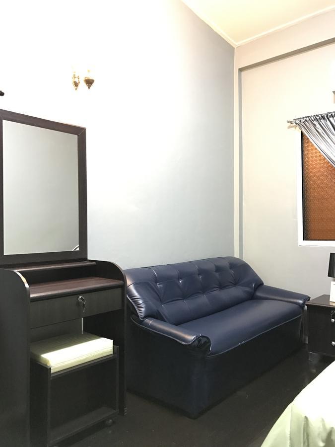Add Vipavadee 42 Hostel Bangkok